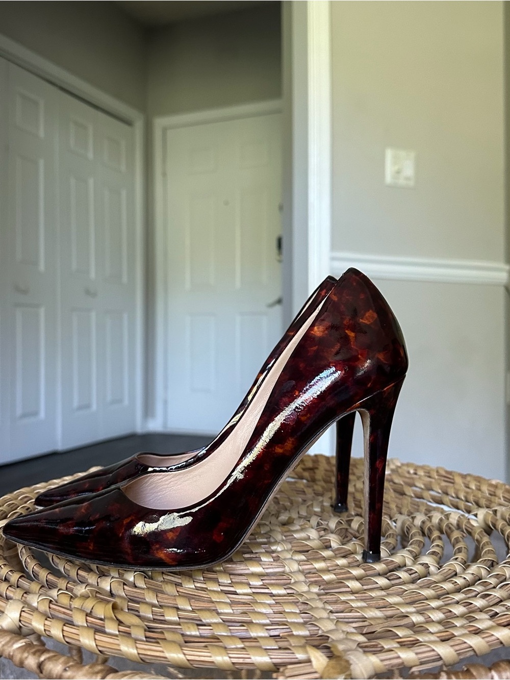 Diane Von Furstenberg Tortoiseshell Patent Pointed Toe Pumps Women’s Sz 8 Heels - Picture 2 of 16